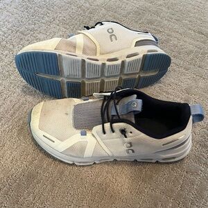 Kids On Running shoes. Boys Size 5